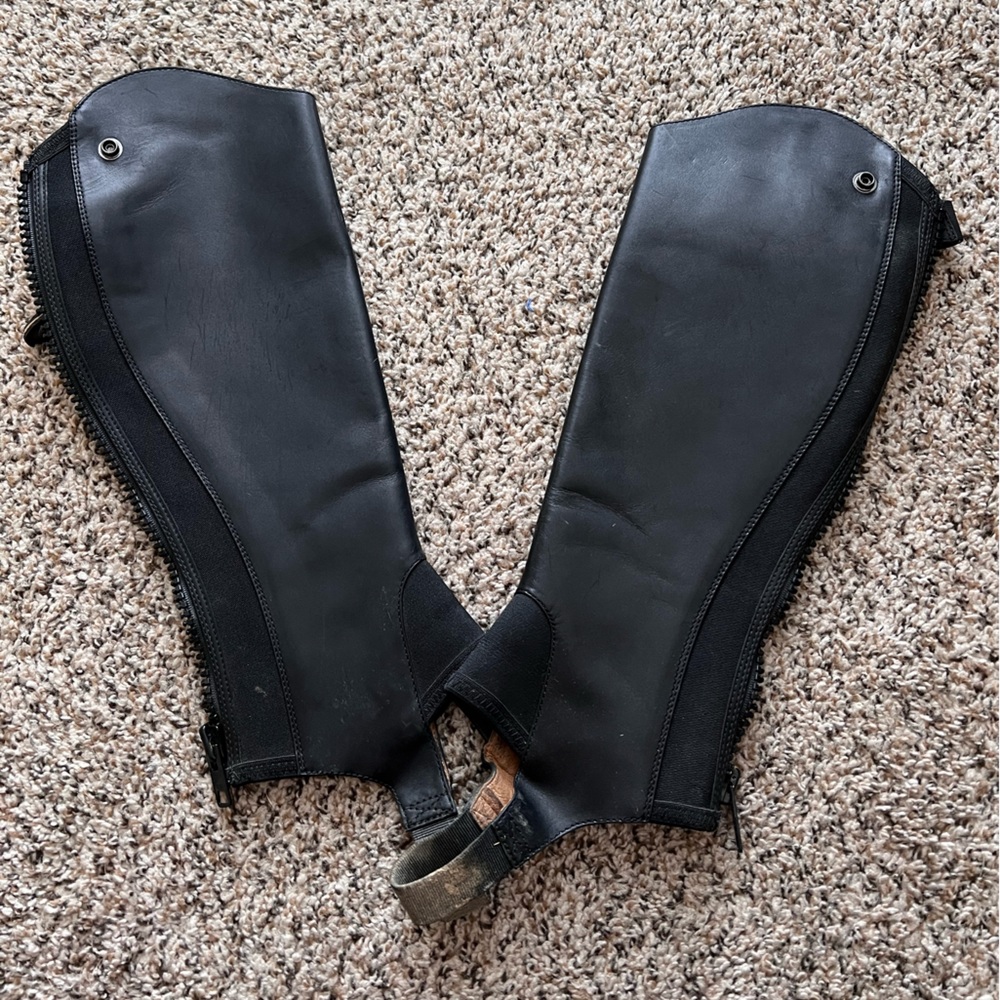 Ariat Close Contour Half Chaps - MS